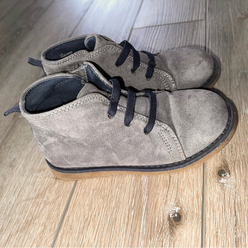 Boys casual shoes